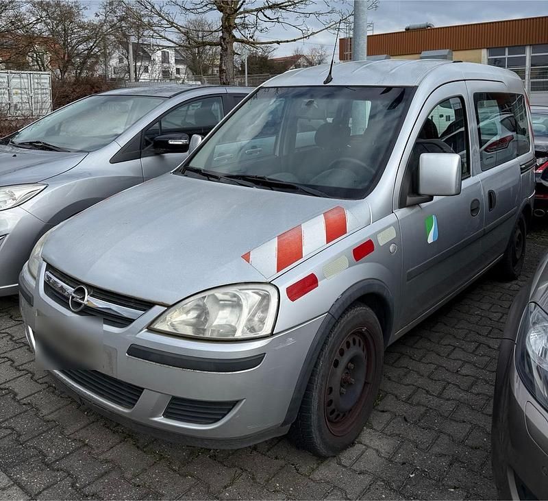 Gebraucht Opel Combo 94 PS (69 kW) 2008 Silber Van / Kleinbus