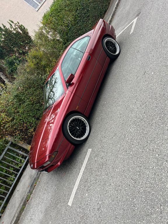 Gebraucht BMW 850 326 PS (239 kW) 1992 Rot Coupé