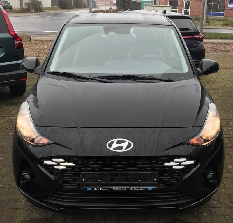 Gebraucht Hyundai i10 67 PS (49 kW) 2024 Schwarz Kleinwagen
