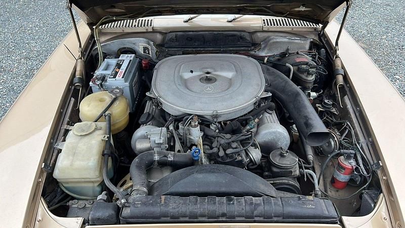 Gebraucht Mercedes SLC380 218 PS (160 kW) 1980 Gold Coupé