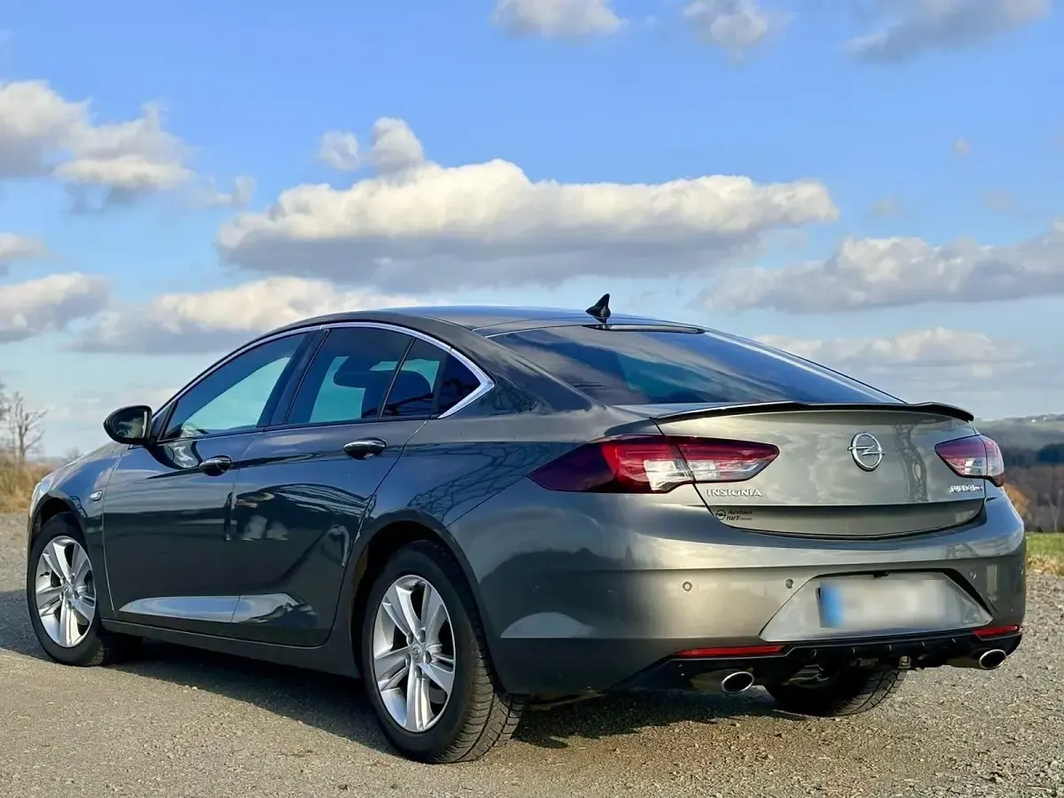 Gebraucht Opel Insignia Sport 209 PS (153 kW) 2018 Grau Limousine