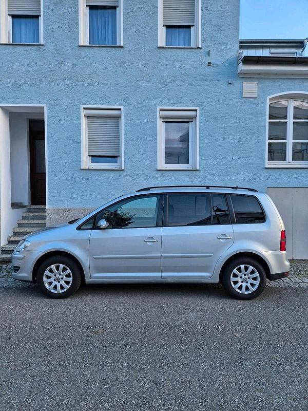 Gebraucht VW Touran 140 PS (102 kW) 2008 Grau Van / Kleinbus