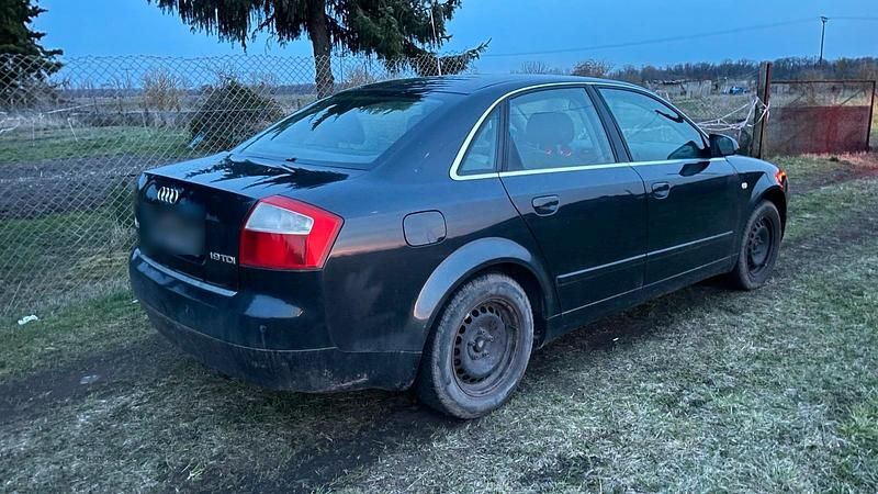 Gebraucht Audi A4 105 PS (77 kW) 2003 Schwarz Limousine