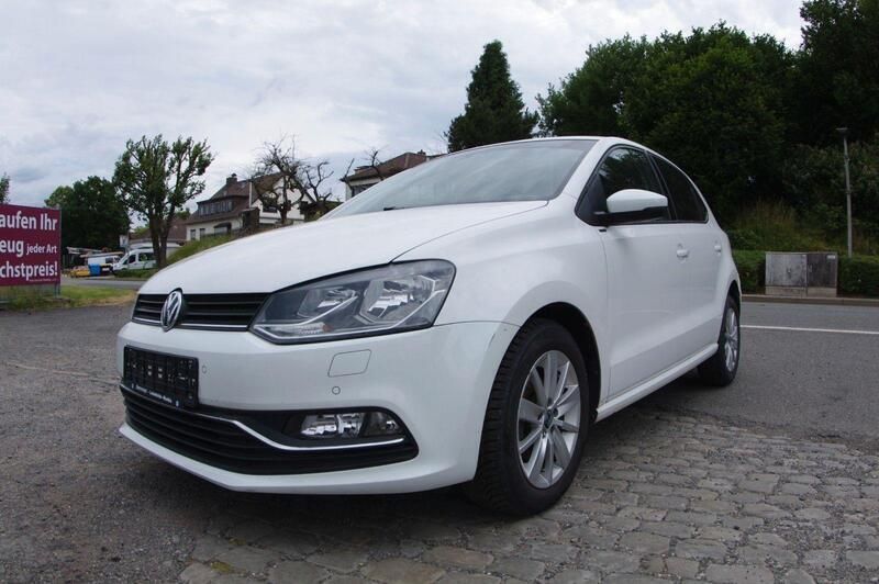 Weiß Gebraucht 2015 VW Polo Comfortline Kleinwagen | 6.999 € (Fairer Preis) - Bild 1/4