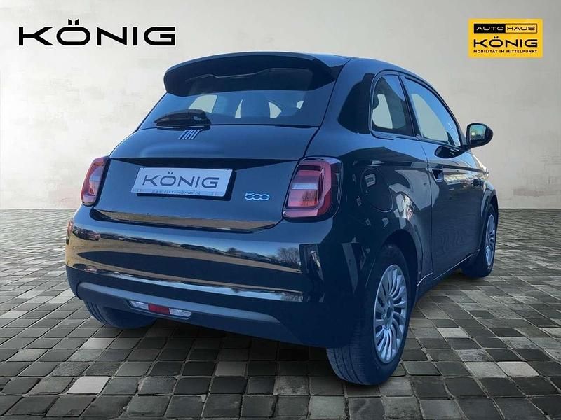 Gebraucht Fiat 500e Action 69 kW (95 PS) 2022 Schwarz Limousine