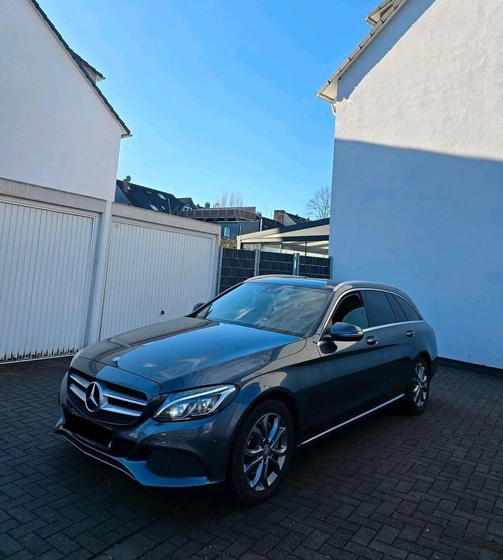 Grau Gebraucht 2015 Mercedes C250 AMG line Kombi | 9.800 € (Fairer Preis) - Bild 1/4