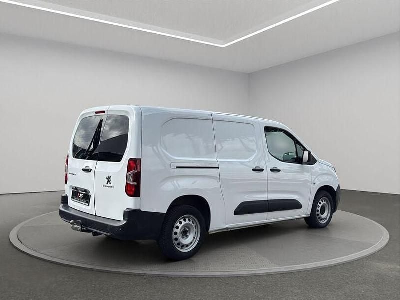 Gebraucht Peugeot Partner Premium 131 PS (96 kW) 2020 Weiß Van / Kleinbus