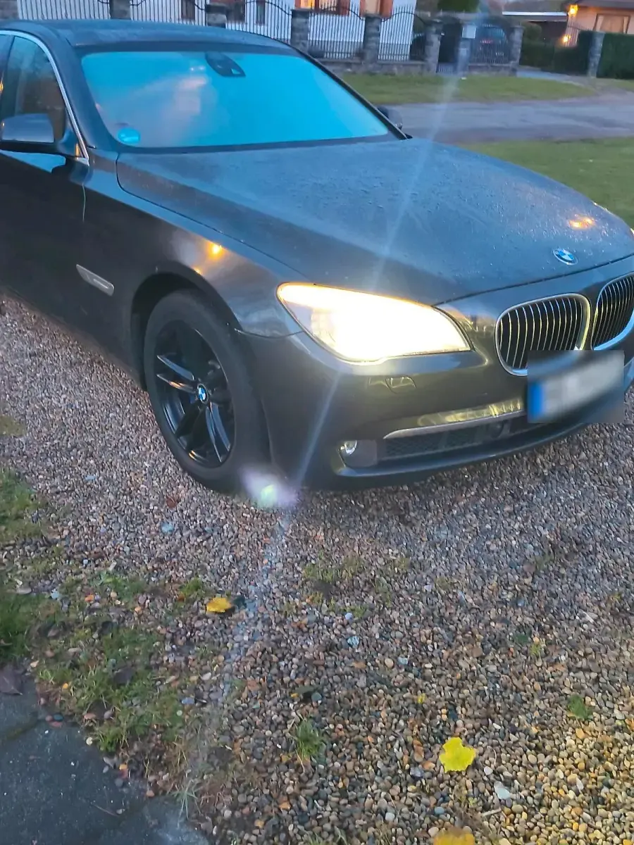 Gebraucht BMW 740 326 PS (239 kW) 2009 Schwarz Limousine