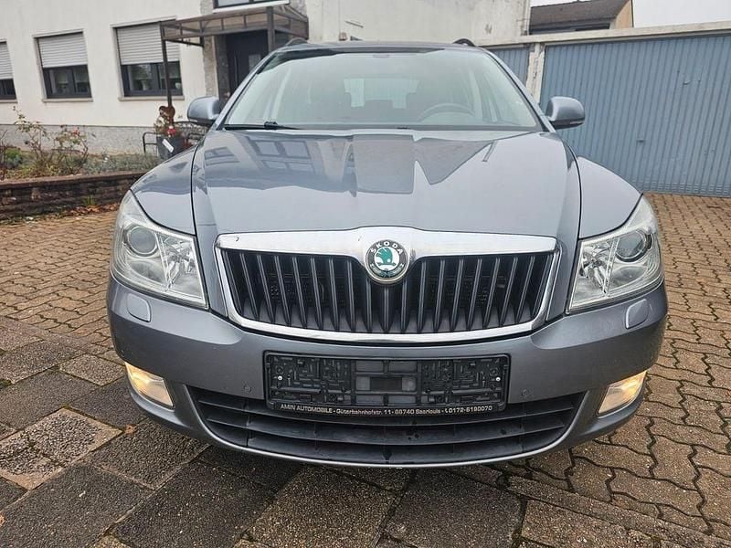 Gebraucht Skoda Octavia Ambition 140 PS (102 kW) 2013 Grau Kombi