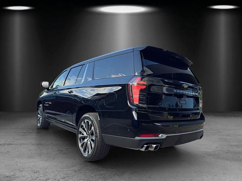 Neu Chevrolet Suburban 426 PS (313 kW) 2025 Schwarz SUV