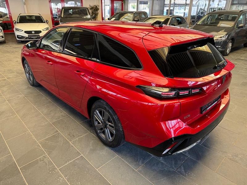 Gebraucht Peugeot 308 SW Allure 131 PS (96 kW) 2024 Rot Kombi