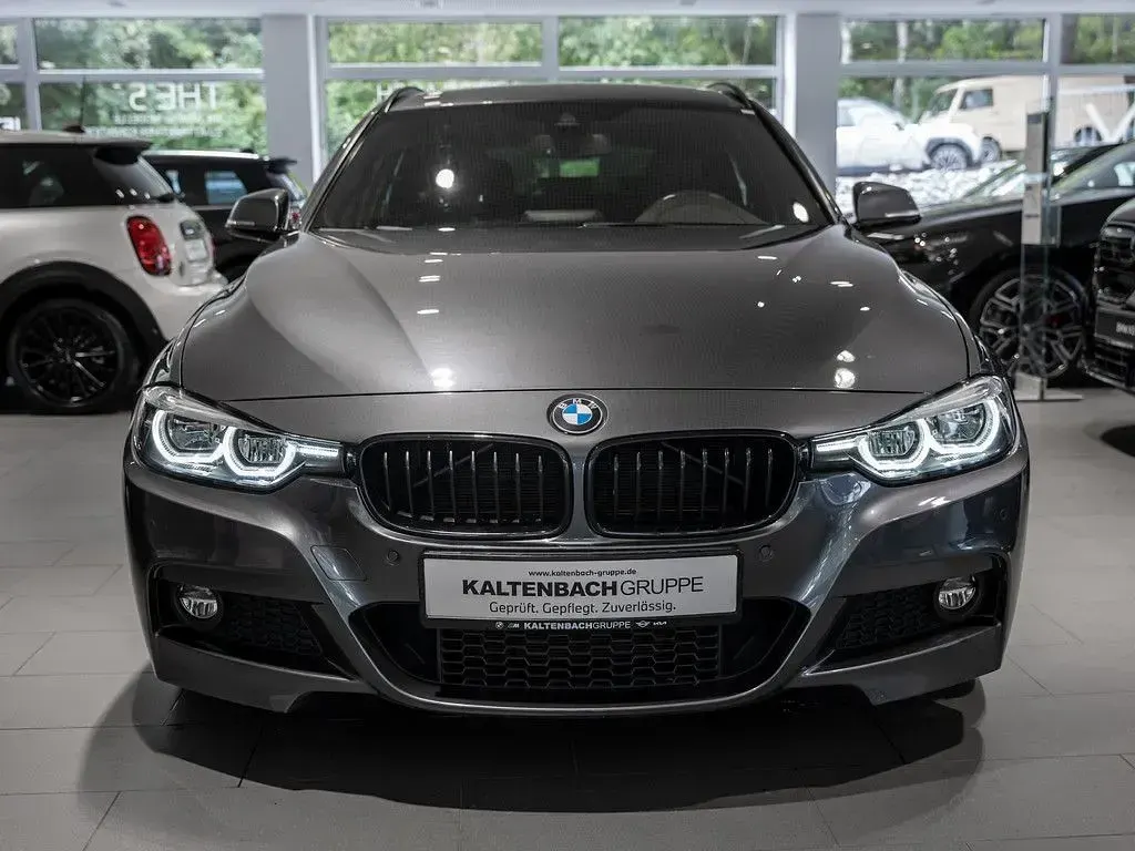Gebraucht BMW 330 M Sport 252 PS (185 kW) 2019 Grau Kombi
