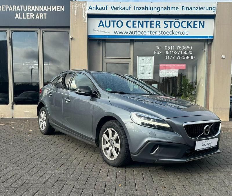 Grau Gebraucht 2019 Volvo V40 CC Kombi | 9.990 € (Fairer Preis) - Bild 1/4