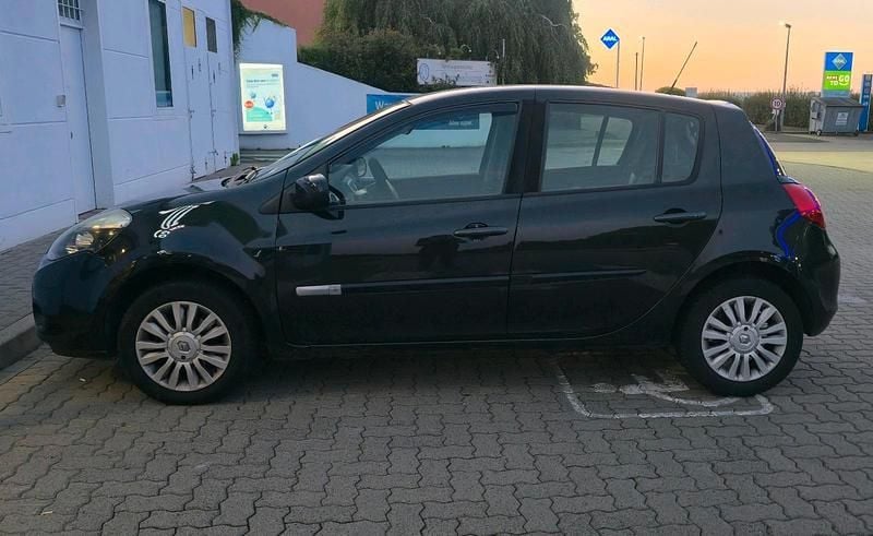 Gebraucht Renault Clio III 128 PS (94 kW) 2010 Schwarz Kleinwagen