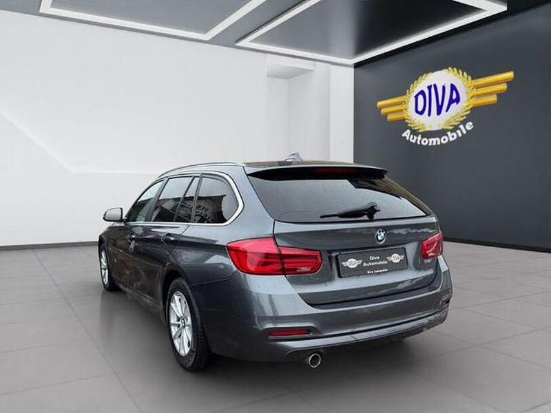 Gebraucht BMW 318 Advantage 136 PS (100 kW) 2018 Grau Kombi
