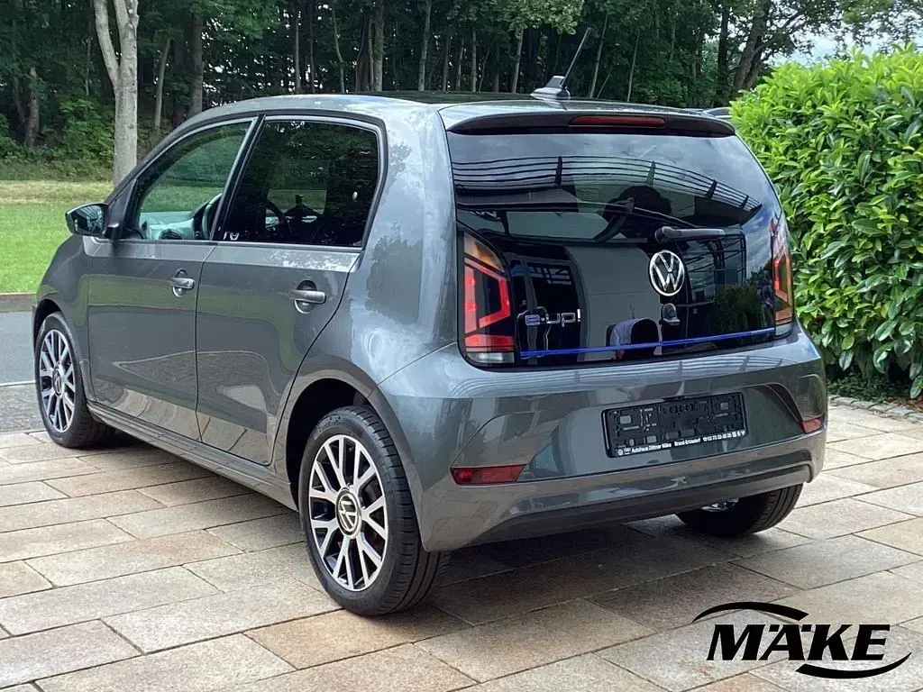 Gebraucht VW e-up! Style 61 kW (83 PS) 2022 Siliziumgrau /deep black perleffekt (metallic) Kleinwagen