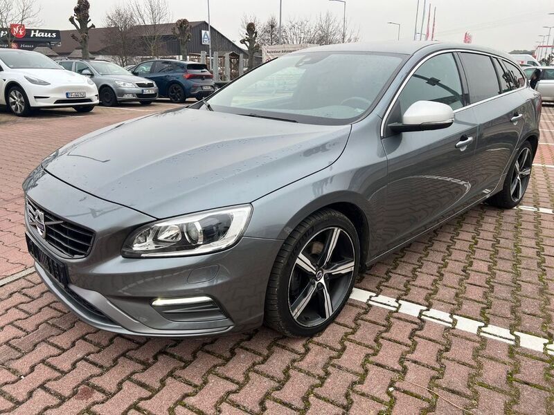 Grau Gebraucht 2018 Volvo V60 R-Design Kombi | 9.950 € (Etwas zu teuer) - Bild 1/4