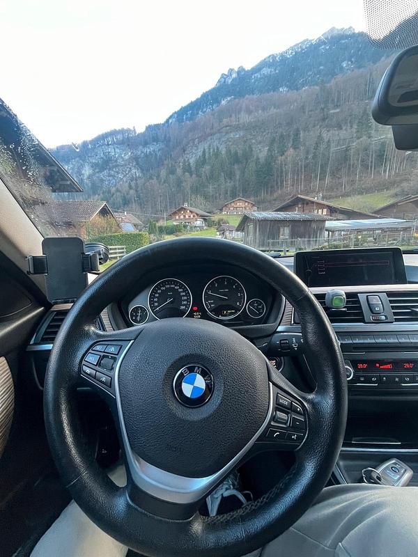 Gebraucht BMW 320 Comfort Edition 163 PS (119 kW) 2012 Schwarz Limousine