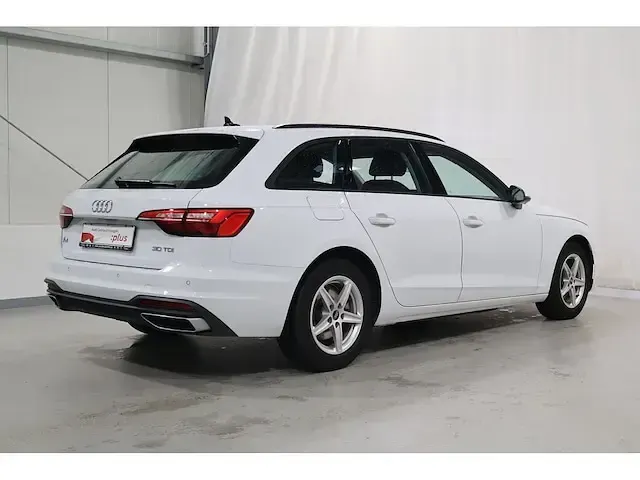 Gebraucht Audi A4 Basis 136 PS (100 kW) 2023 Gletscherweiß metallic Kombi