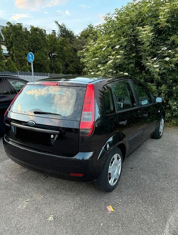 Gebraucht Ford Fiesta 101 PS (74 kW) 2005 Schwarz Kleinwagen