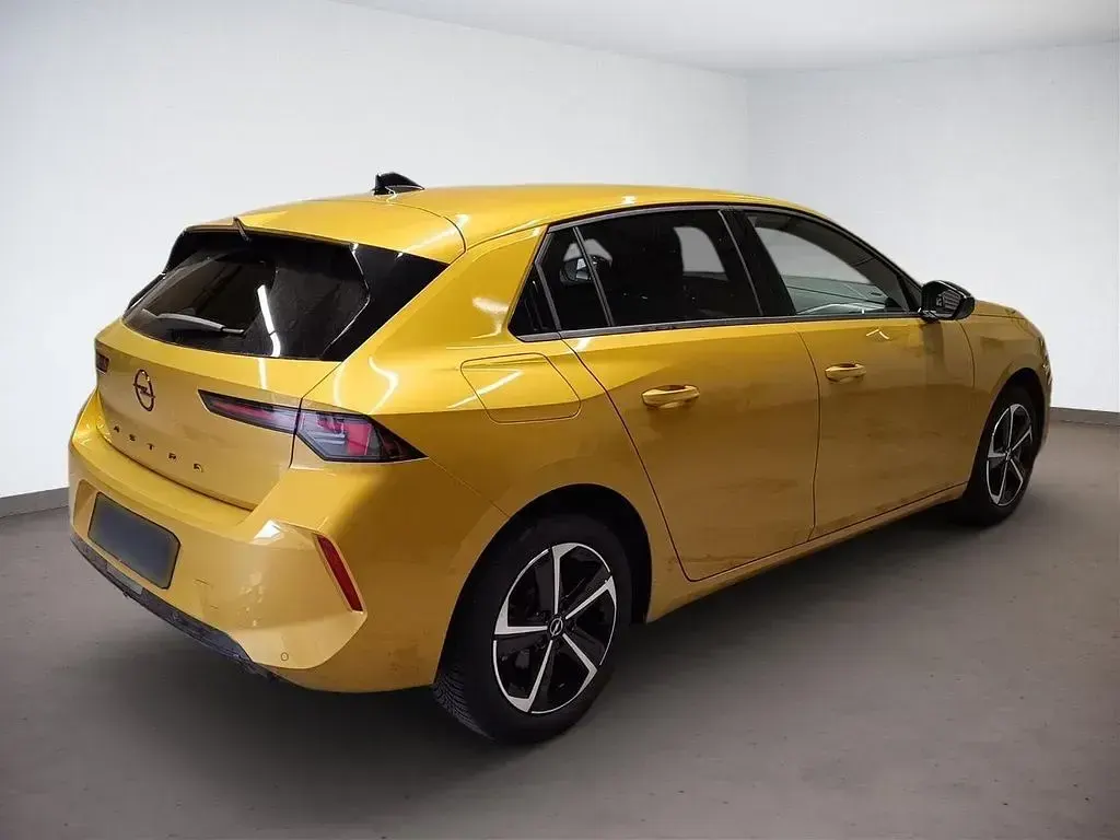 Gebraucht Opel Astra 131 PS (96 kW) 2024 Gelb Kleinwagen