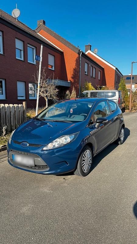 Gebraucht Ford Fiesta 60 PS (44 kW) 2010 Blau Kleinwagen
