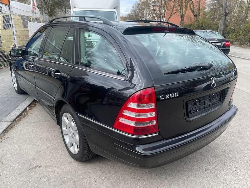 Second-hand Mercedes C200 Elegance 163 CP (119 kW) 2005 Negru Break