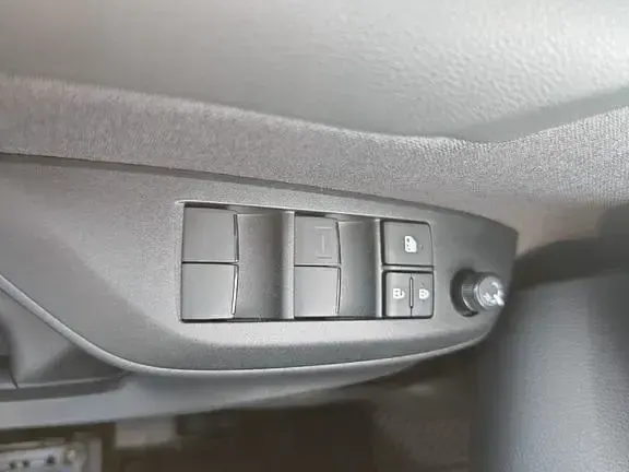Gebraucht Toyota Yaris Comfort 116 PS (85 kW) 2025 Black mica Kleinwagen