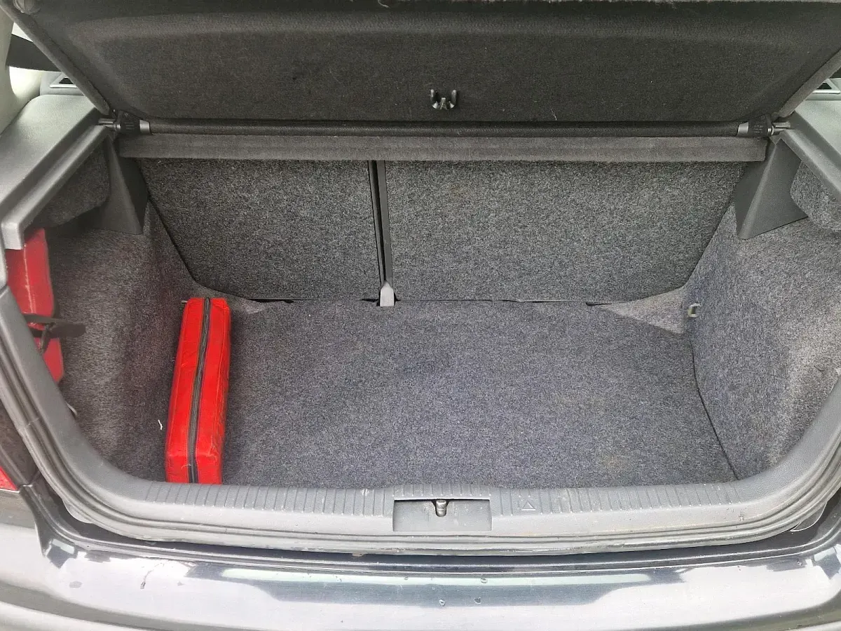 Gebraucht VW Polo 60 PS (44 kW) 2004 Schwarz Kleinwagen