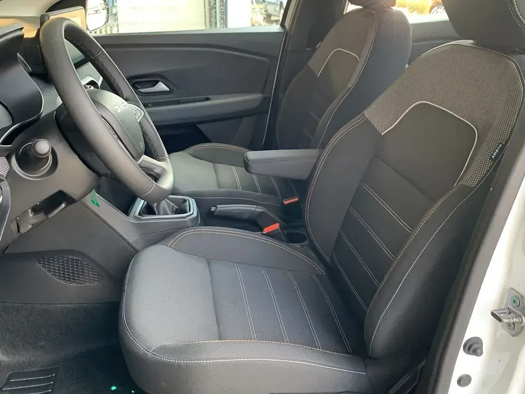 Neu Dacia Sandero Stepway 91 PS (66 kW) 2025 Weiß SUV
