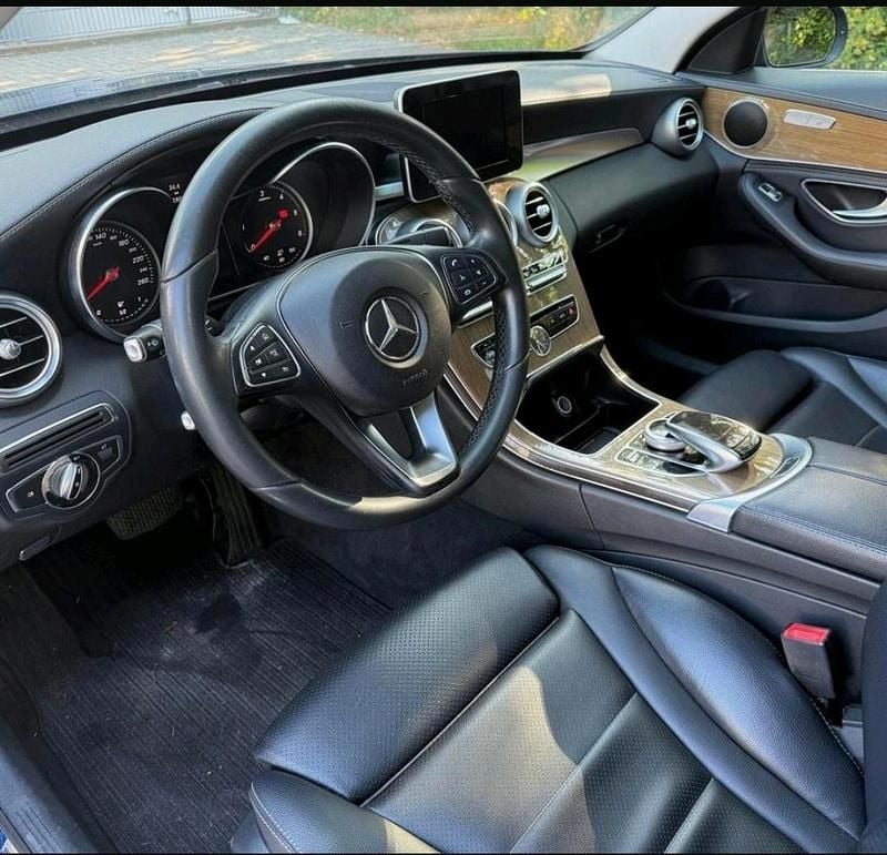 Gebraucht Mercedes C220 179 PS (131 kW) 2015 Blau Kombi