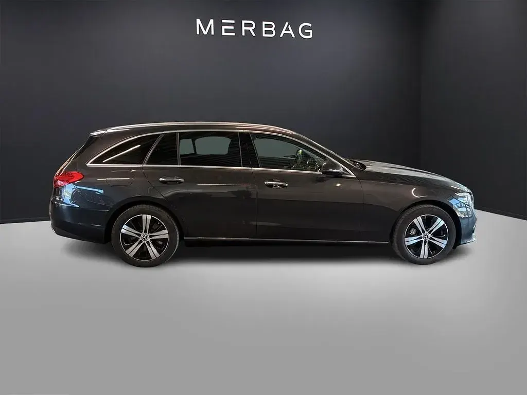 Gebraucht Mercedes C300e Avantgarde 313 PS (230 kW) 2024 Grau Limousine