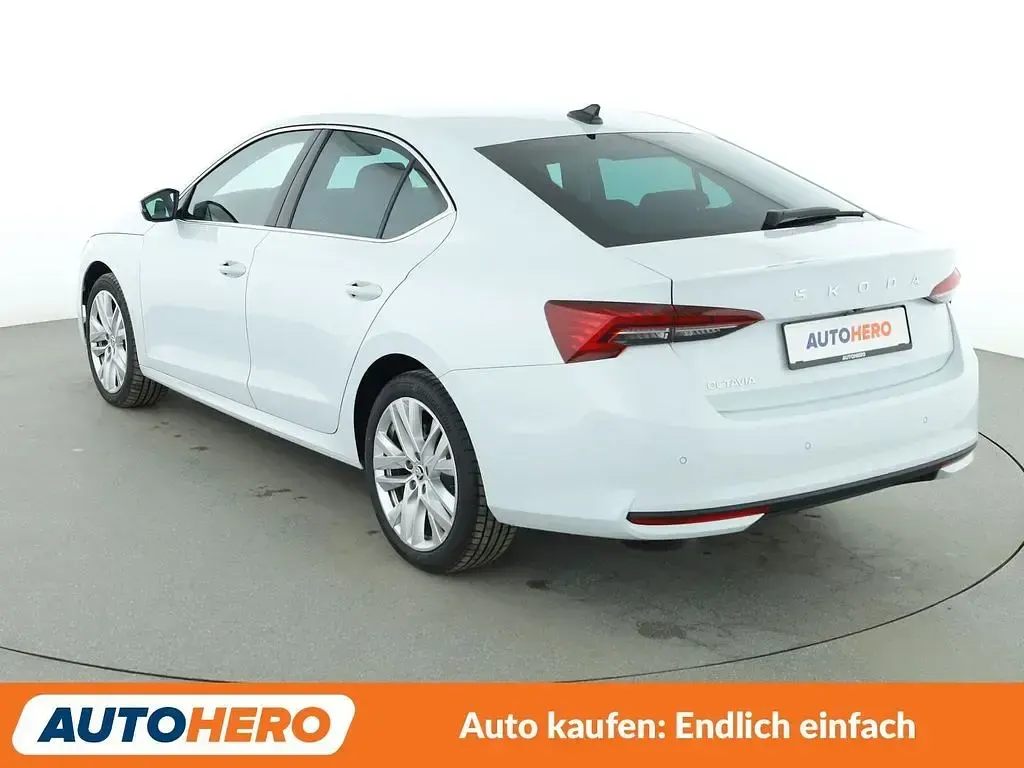 Gebraucht Skoda Octavia Selection 150 PS (110 kW) 2024 Weiß Limousine