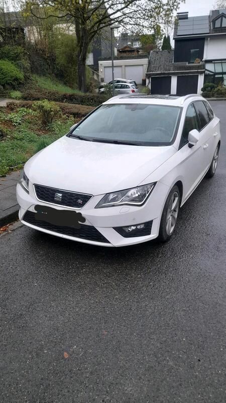 Weiß Gebraucht 2014 Seat Leon ST FR Kombi | 9.300 € (Fairer Preis) - Bild 1/4