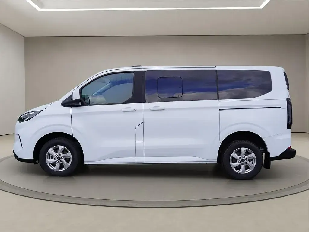 Neu Ford Tourneo 136 PS (100 kW) 2026 Frozen white Van / Kleinbus