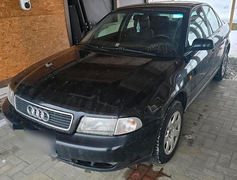 Usado Audi A4 100 CV (73 kW) 2000 Negro Berlina