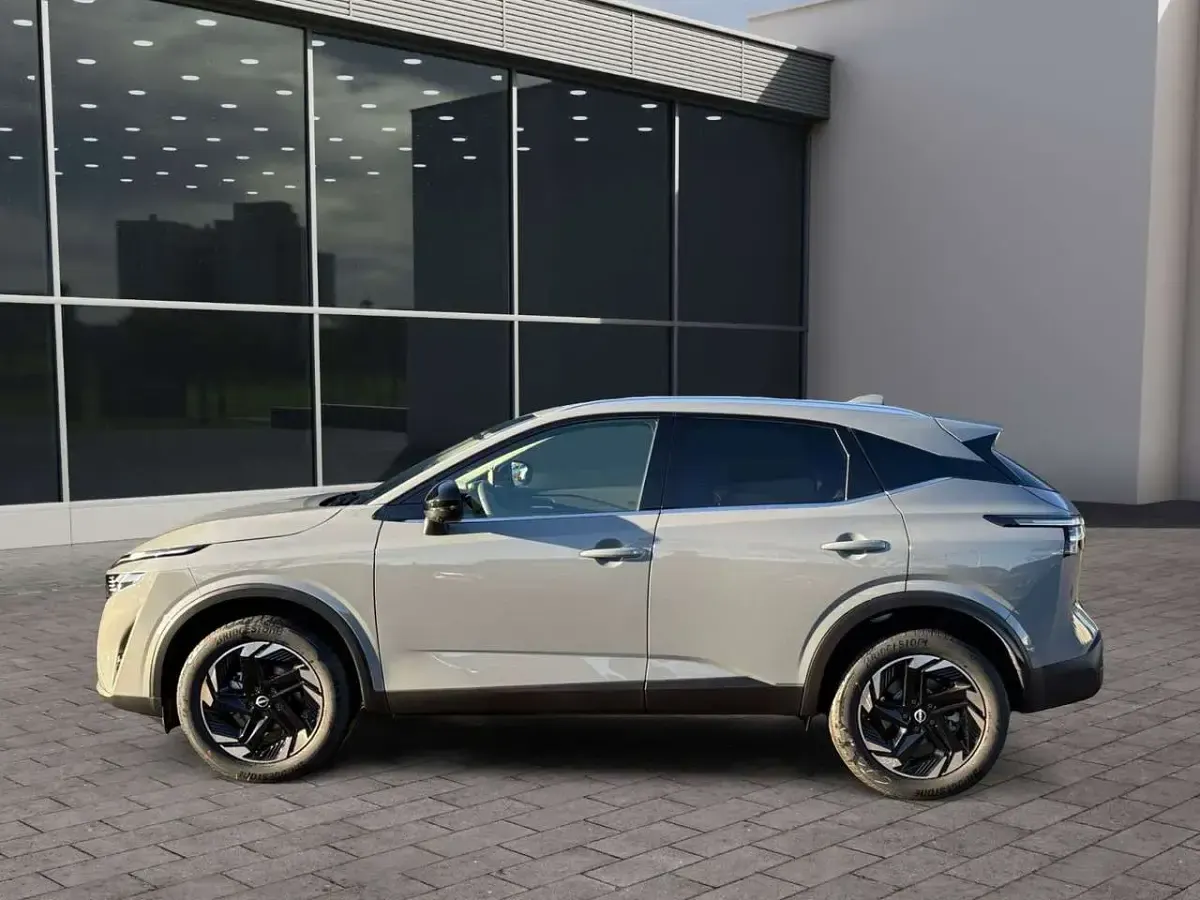 Neu Nissan Qashqai 158 PS (116 kW) 2026 Ceramic grey (kbyg) SUV