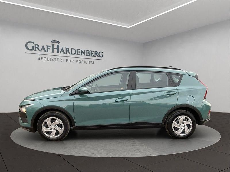 Neu Hyundai Bayon Select 101 PS (74 kW) 2025 Grün SUV