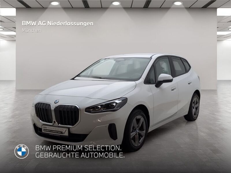Weiß Gebraucht 2024 BMW 223 Active Tourer Luxury Line Van / Kleinbus | 36.804 € (Superpreis) - Bild 1/2