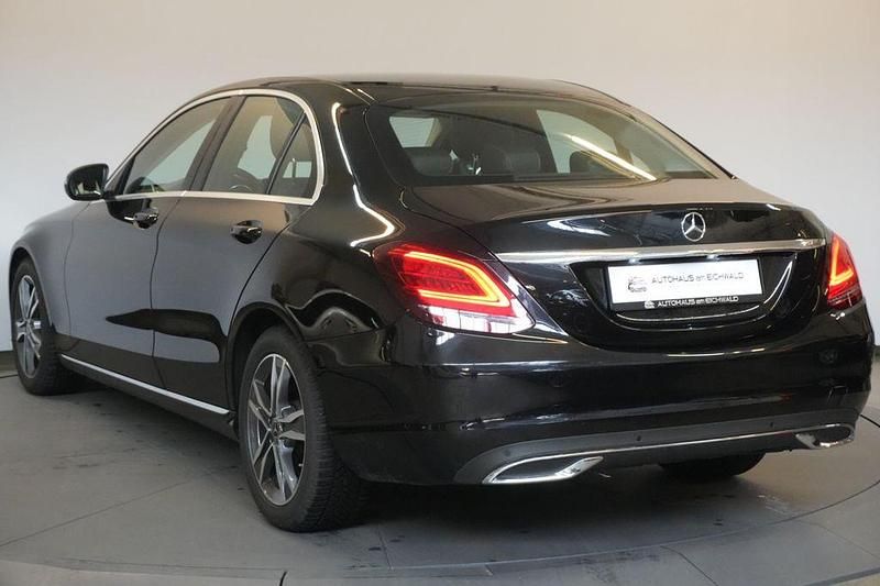 Gebraucht Mercedes C200 184 PS (135 kW) 2019 Schwarz Limousine
