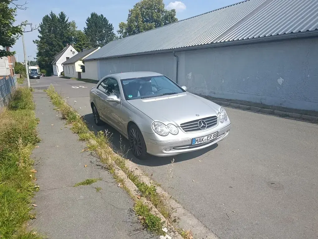 Gebraucht Mercedes CLK200 Avantgarde 163 PS (119 kW) 2002 Silber Coupé
