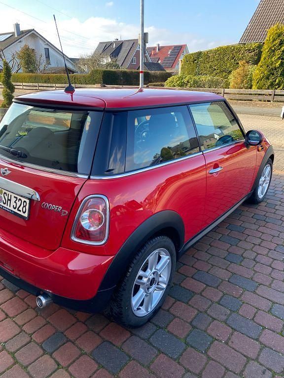 Gebraucht Mini Cooper D Pepper 112 PS (82 kW) 2012 Rot Kleinwagen