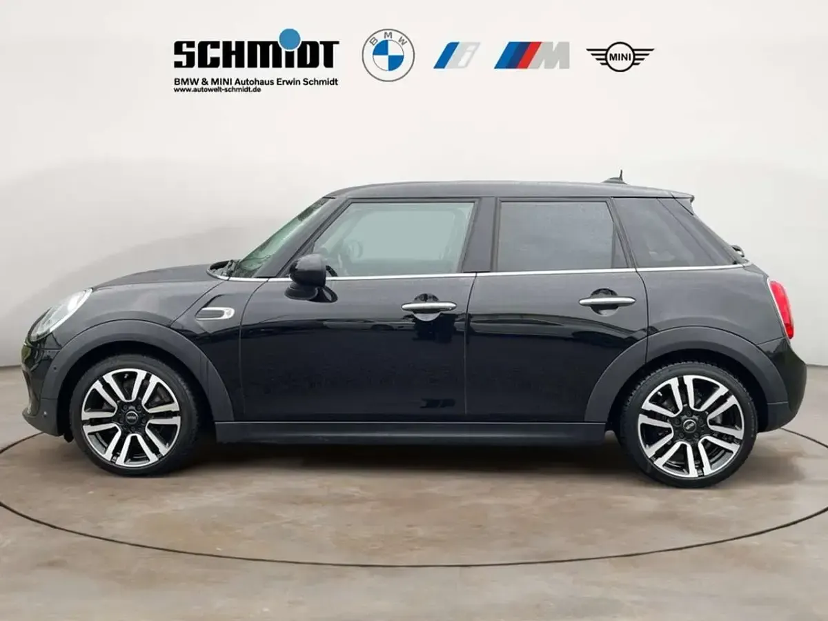 Gebraucht Mini ONE 102 PS (75 kW) 2018 Midnight black metallic Kleinwagen