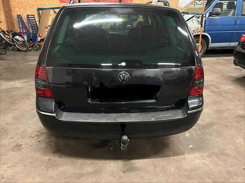 Gebraucht VW Bora 131 PS (96 kW) 2005 Schwarz Kombi