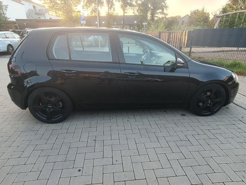 Gebraucht VW Golf VI 80 PS (58 kW) 2010 Schwarz Kleinwagen