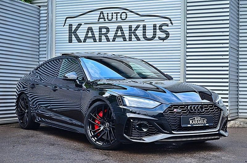 Mythosschwarz Gebraucht 2021 Audi RS5 Sportback Ambiente Coupé | 62.990 € (Fairer Preis) - Bild 1/4