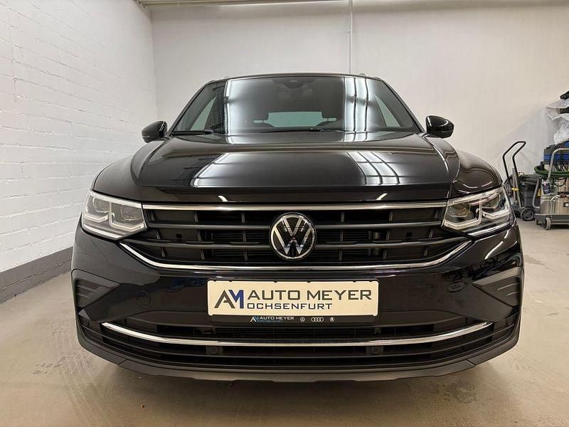 Gebraucht VW Tiguan Move 150 PS (110 kW) 2023 Schwarz SUV