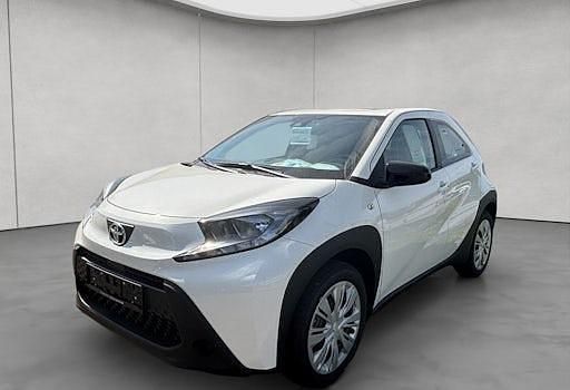 Neu Toyota Aygo X Business Edition 72 PS (52 kW) 2025 Weiß SUV