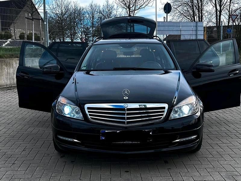 Gebraucht Mercedes C220 170 PS (125 kW) 2011 Schwarz Kombi