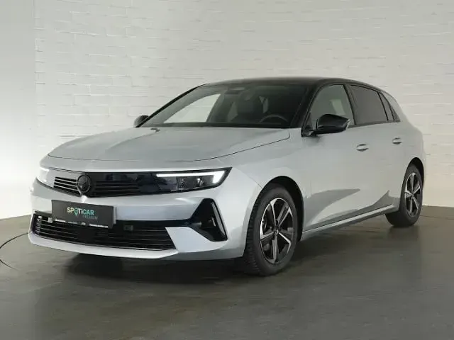 Gebraucht Opel Astra 131 PS (96 kW) 2025 Kristall silber Kleinwagen